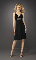 Velveis | Classic Knee-Length Black Dress