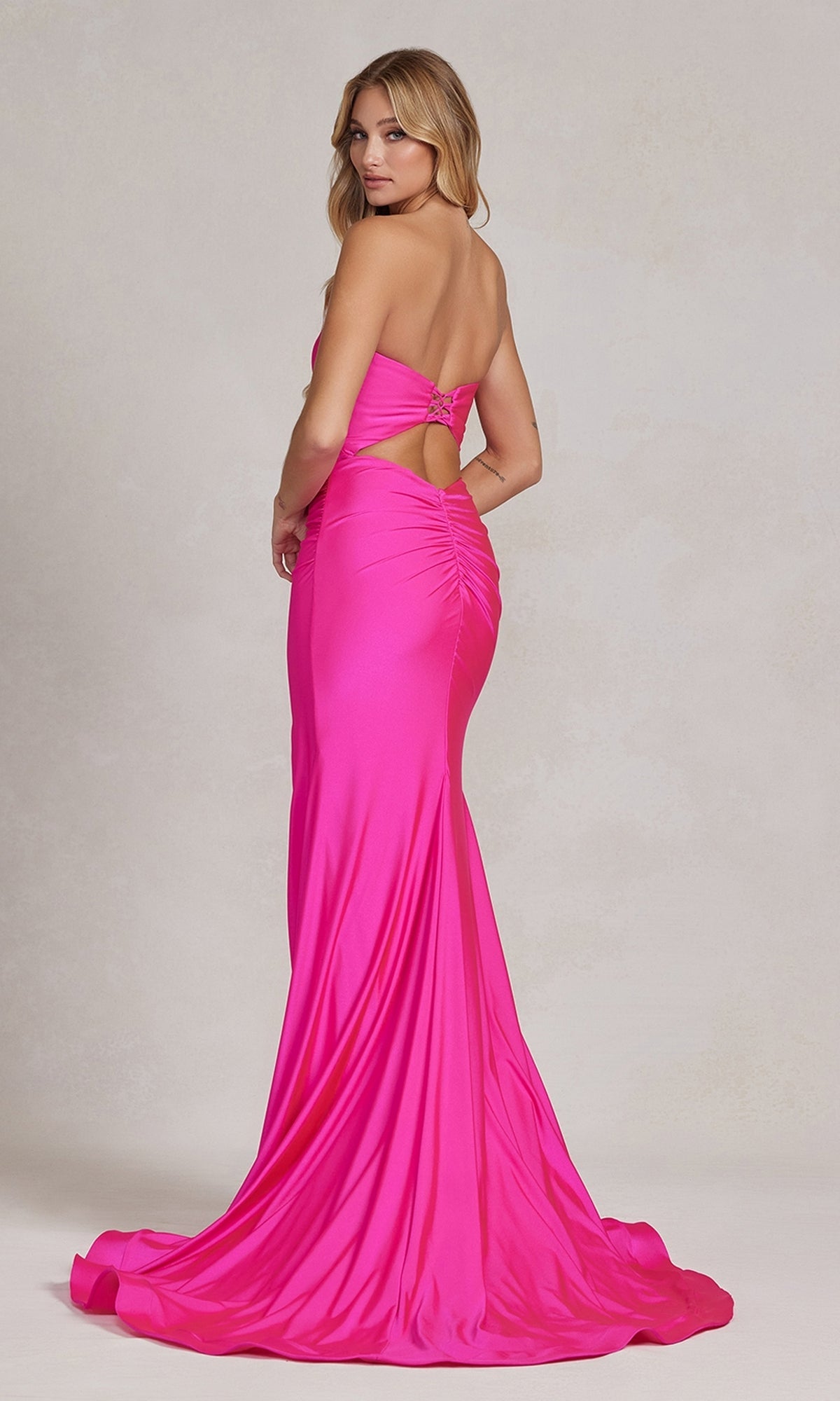Velveis | Sleek Tight-Fit Sweetheart Strapless Long Formal Gown