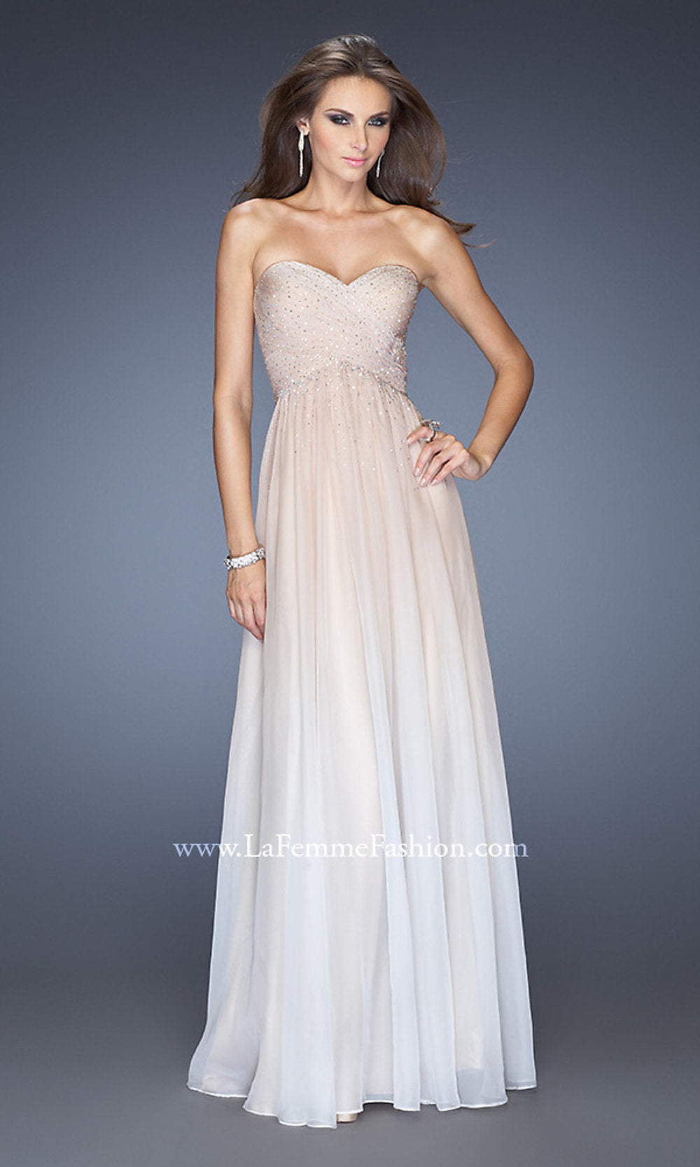 Velveis | Floor-Length Formal Evening Gown with Elegant Timeless Silhouette